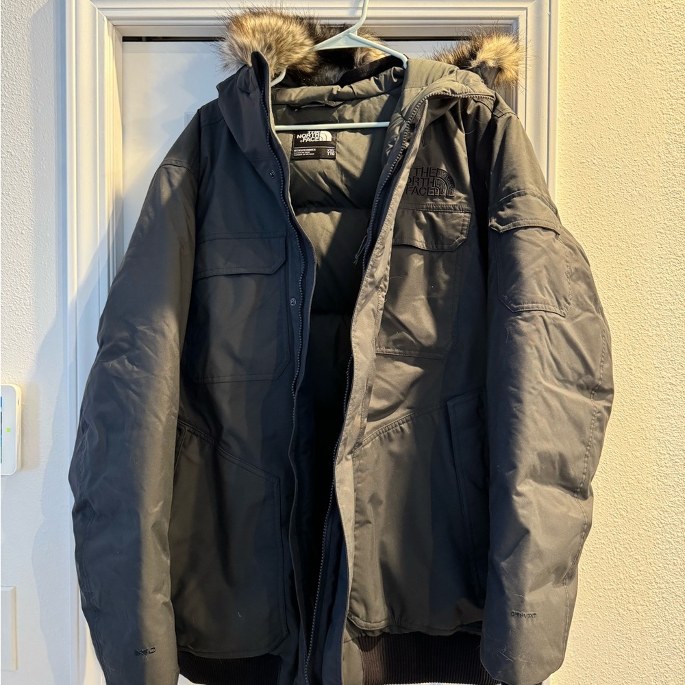 NWT men’s Gotham III north face jacket
